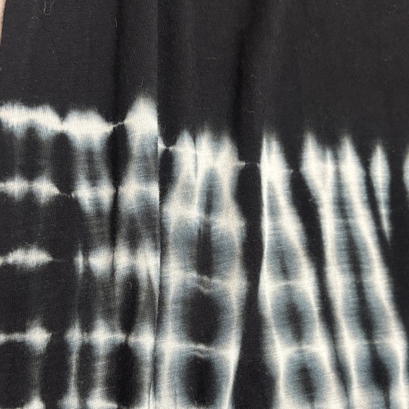 Popular Basics Black and White Asymmetrical Dress - Picture 5 of 6